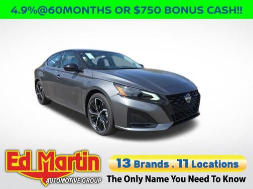 Gun Metallic/Super Black 2026 Nissan Altima SR