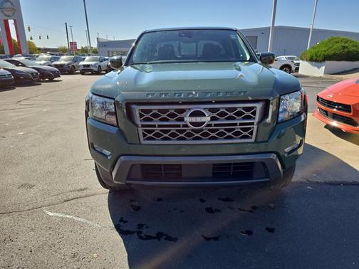 2023 Nissan Frontier SV