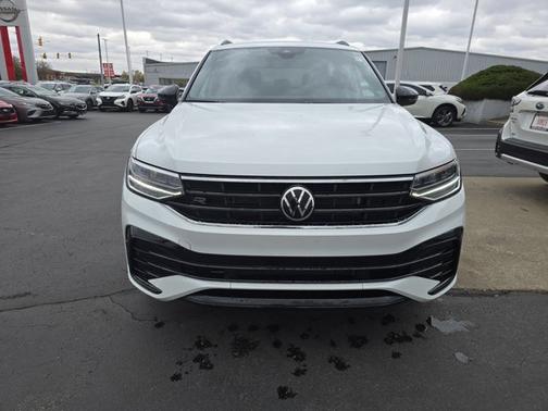 2023 Volkswagen Tiguan SE R-Line Black