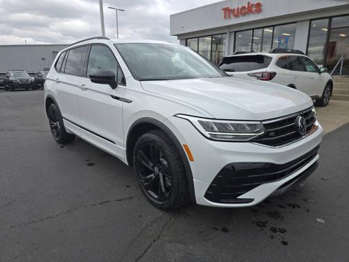 2023 Volkswagen Tiguan SE R-Line Black