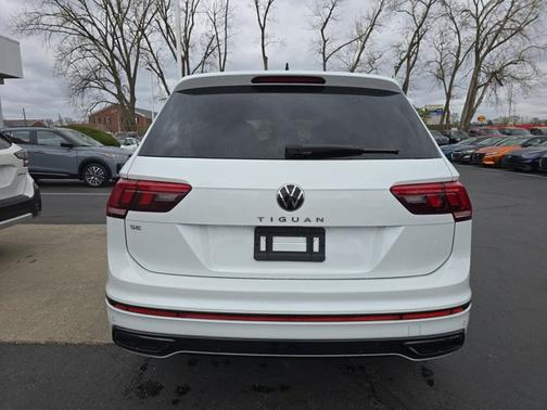 2023 Volkswagen Tiguan SE R-Line Black