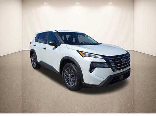 Everest White Pearl 2024 Nissan Rogue S