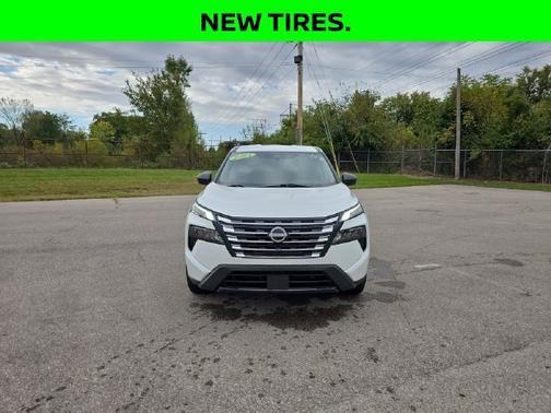 Everest White Pearl 2024 Nissan Rogue S