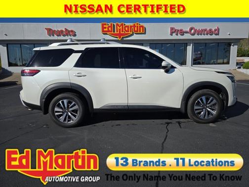 2023 Nissan Pathfinder SL