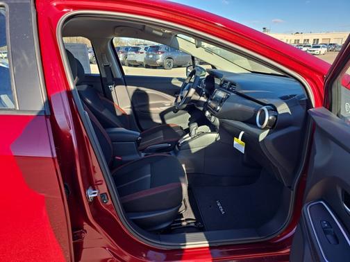 2025 Nissan Versa SR