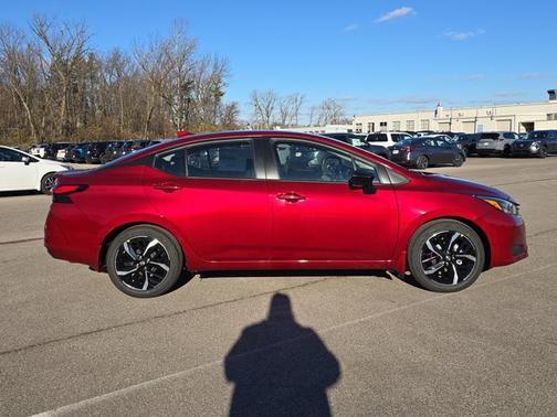 2025 Nissan Versa SR