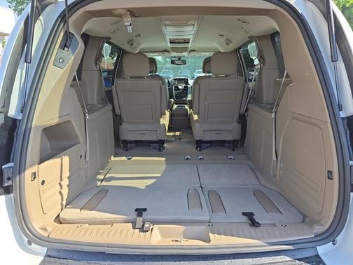 2016 Chrysler Town & Country Touring