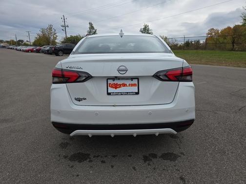 2025 Nissan Versa SV