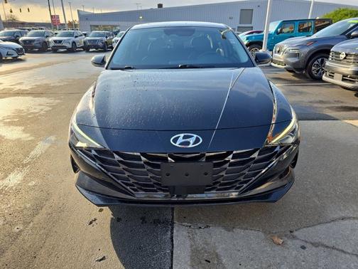 2022 Hyundai ELANTRA Limited