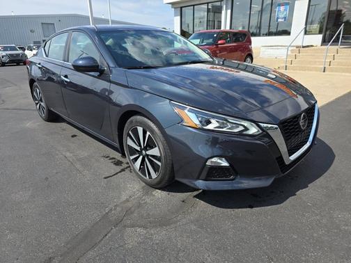 2022 Nissan Altima 2.5 SV