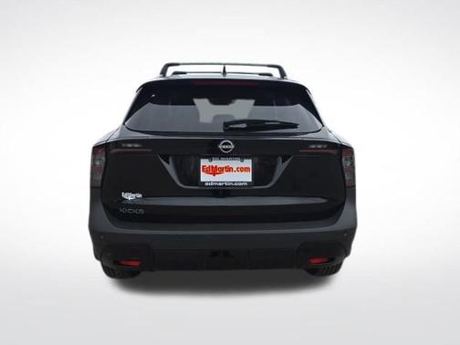 Super Black 2026 Nissan Kicks SV
