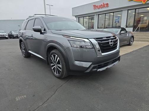 2025 Nissan Pathfinder Platinum