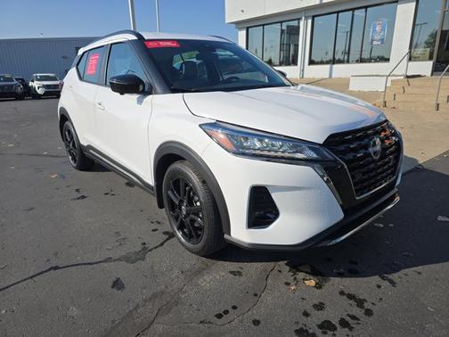 2024 Nissan Kicks SR