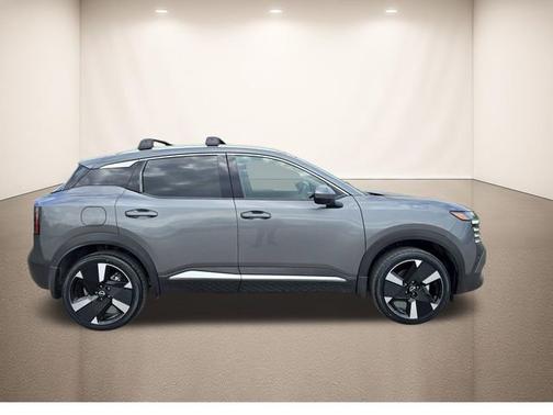 Gun Metallic 2025 Nissan Kicks SR