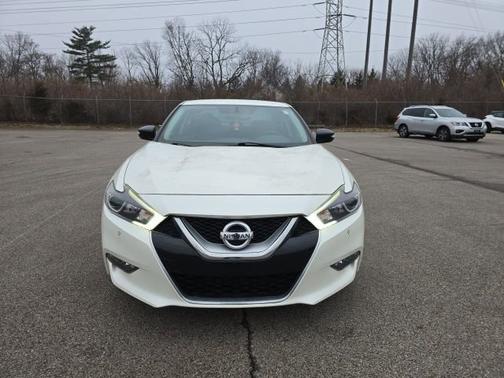 2017 Nissan Maxima SR