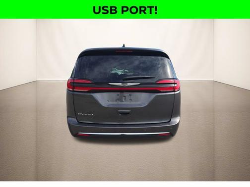 Granite Crystal Metallic Clearcoat 2023 Chrysler Pacifica Touring L