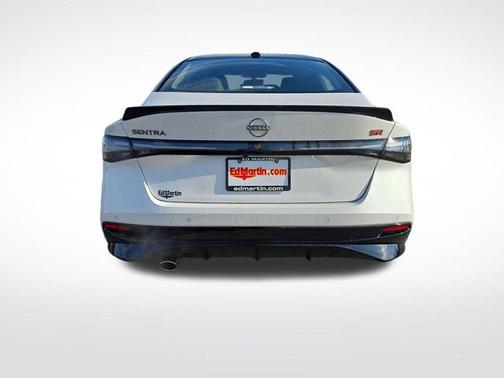 Aspen White Tricoat/Super Black 2026 Nissan Sentra SR