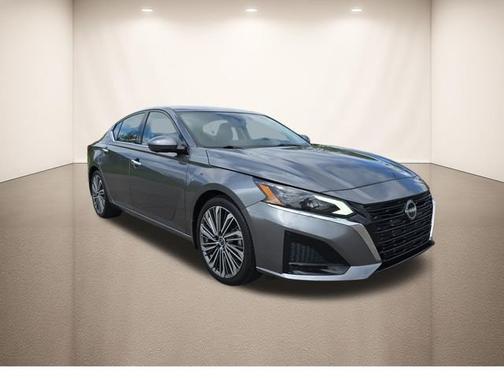 Gun Metallic 2023 Nissan Altima 2.5 SL