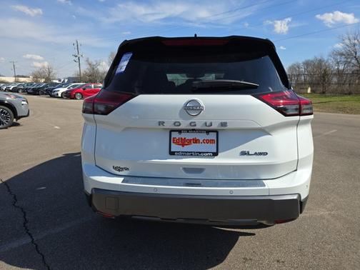 2025 Nissan Rogue SL
