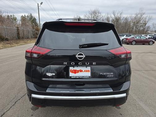 2025 Nissan Rogue Platinum