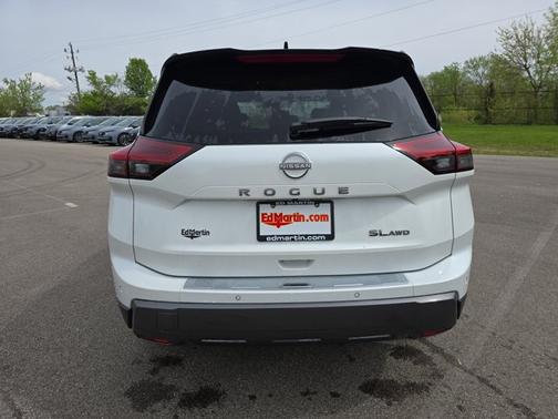 2025 Nissan Rogue SL
