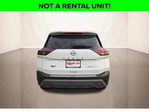 Pearl White Tricoat 2023 Nissan Rogue SV