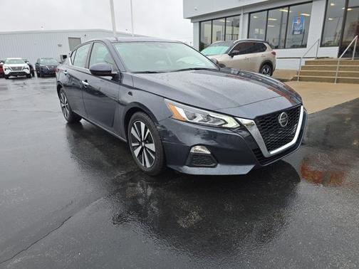 2022 Nissan Altima 2.5 SV