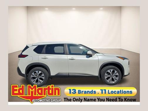 Pearl White Tricoat 2023 Nissan Rogue SV
