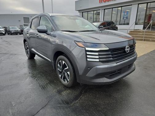 2025 Nissan Kicks SR