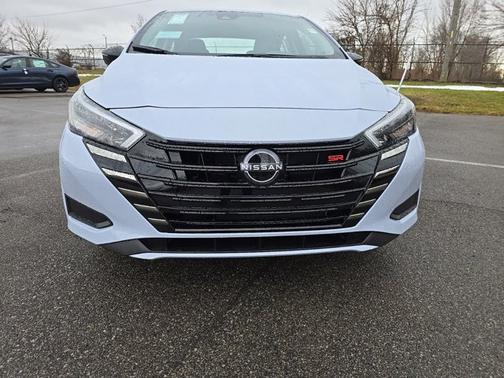 2025 Nissan Versa SR
