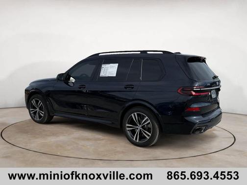 2023 BMW X7 M60i