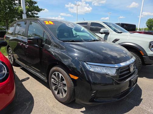Crystal Black Pearl 2024 Honda Odyssey EX-L