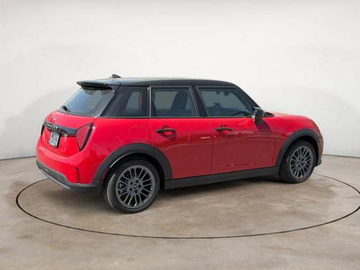 Chili Pepper Red 2026 MINI Hardtop S