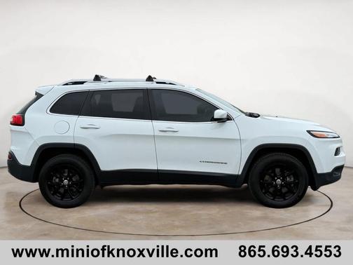 Bright White Clearcoat 2018 Jeep Cherokee Latitude