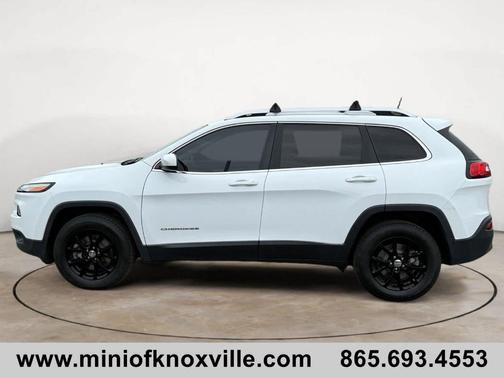 Bright White Clearcoat 2018 Jeep Cherokee Latitude