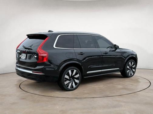 2023 Volvo XC90 Recharge Plug-In Hybrid T8 Plus Bright Theme 7-Seater