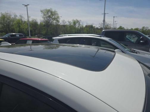 Alpine White 2019 BMW 750 i