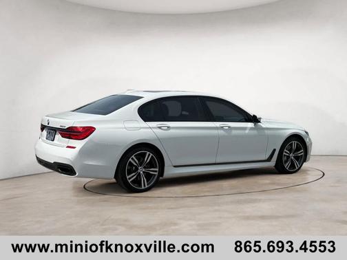 Alpine White 2019 BMW 750 i