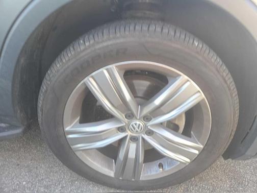 2018 Volkswagen Tiguan 2.0T SEL Premium