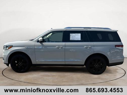 Ceramic Pearl Metallic 2023 Lincoln Navigator Reserve