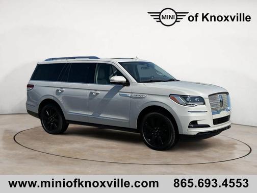 Ceramic Pearl Metallic 2023 Lincoln Navigator Reserve