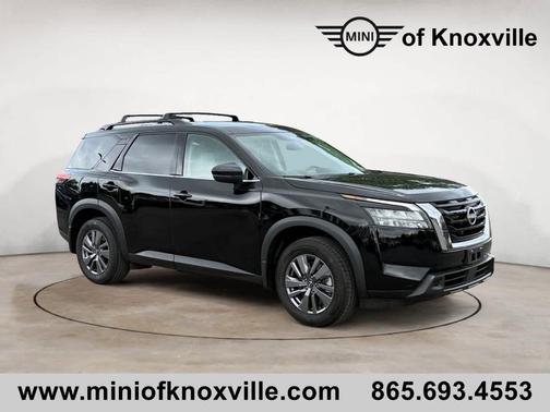 Black 2024 Nissan Pathfinder SV
