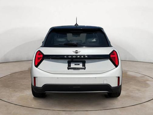 White Metallic 2026 MINI Hardtop
