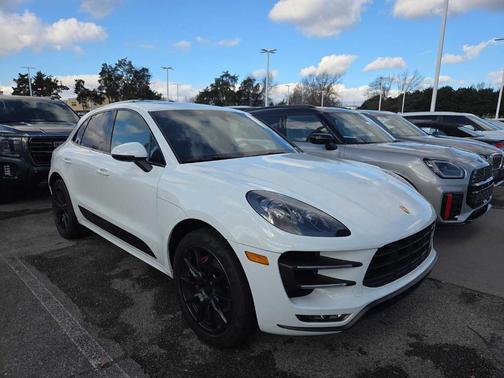 2015 Porsche Macan Turbo