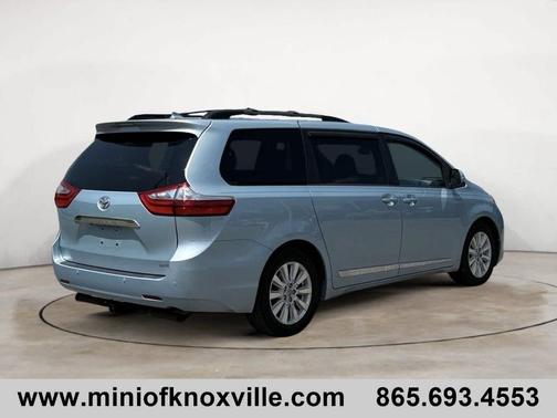 2017 Toyota Sienna XLE