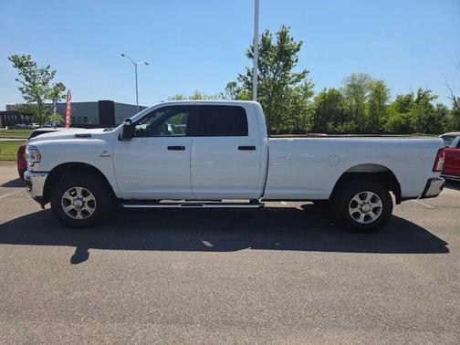 Bright White Clearcoat 2024 RAM 3500 Big Horn