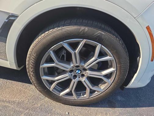 Alpine White 2022 BMW X7 xDrive40i