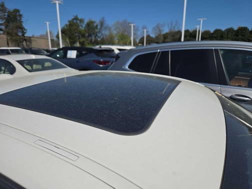 Alpine White 2023 BMW 330 i xDrive