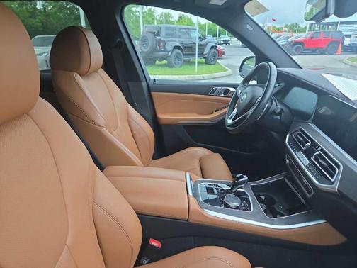 Black Sapphire Metallic 2022 BMW X5 xDrive40i