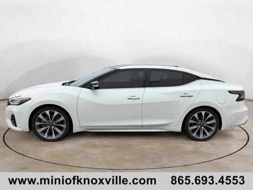 White 2023 Nissan Maxima Platinum
